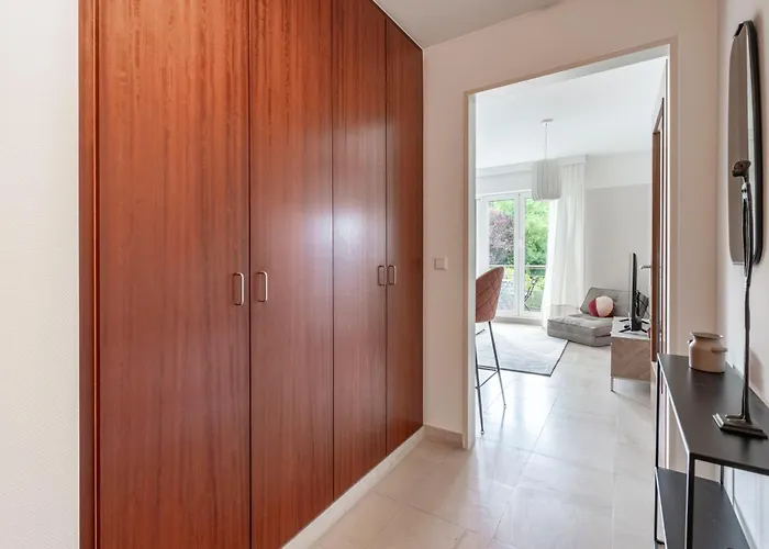 Avec Balcon Et Parking Bel Air *