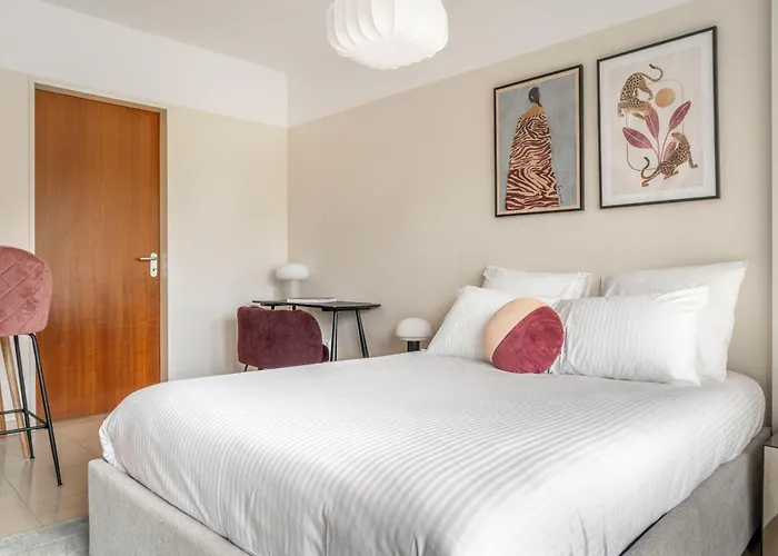 Апартаменты Avec Balcon Et Parking Bel Air *